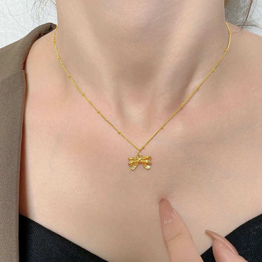 Clavicle necklace